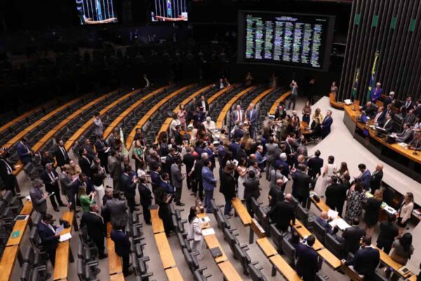 Congresso derruba veto de Lula ao PL da Dosimetria e texto segue para promulgação