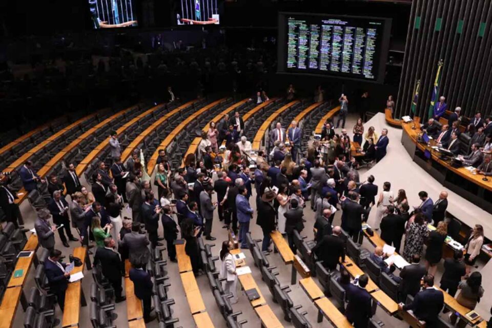<div style="
                font-size: 18px;
                font-weight: bold;
                color: #0073aa;
                margin-bottom: 5px;
                text-transform: uppercase;
            ">CONGRESSO NACIONAL</div>Congresso derruba veto de Lula ao PL da Dosimetria e texto segue para promulgação