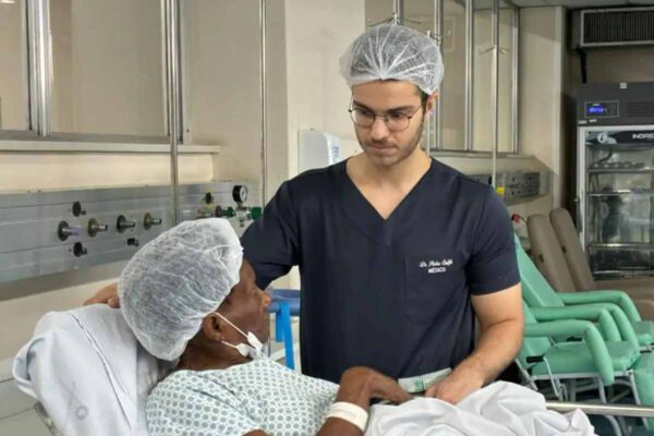 Mutirão em hospitais universitários prevê mais de 42 mil atendimentos para idosos neste sábado
