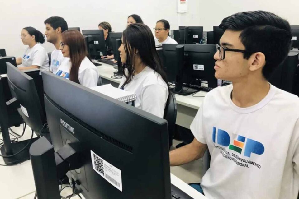 <div style="
                font-size: 18px;
                font-weight: bold;
                color: #0073aa;
                margin-bottom: 5px;
                text-transform: uppercase;
            ">ENSINO ONLINE</div>Inscrições para cursos profissionalizantes remotos do Idep seguem abertas até 25 de maio em Rondônia