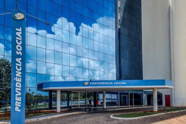 Vazamento no INSS expôs 2,8 milhões de CPFs; maioria dos dados era de pessoas falecidas