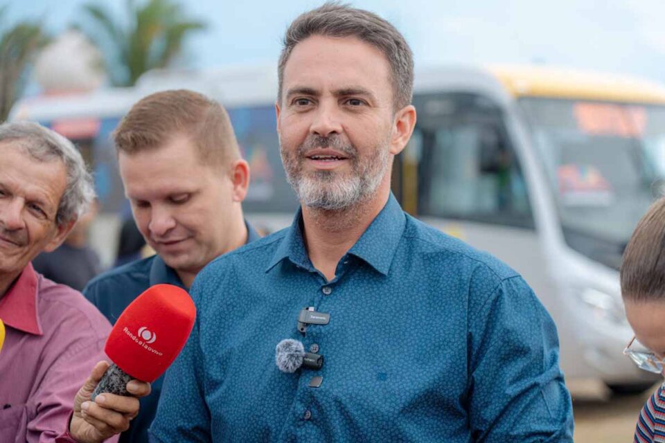<div style="
                font-size: 18px;
                font-weight: bold;
                color: #0073aa;
                margin-bottom: 5px;
                text-transform: uppercase;
            ">SEGURANÇA VIÁRIA</div>Prefeitura instala cilindros balizadores para reforçar segurança no trânsito de Porto Velho