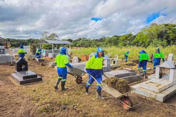 Prefeitura de Porto Velho intensifica limpeza no Cemitério da Candelária para o Dia das Mães