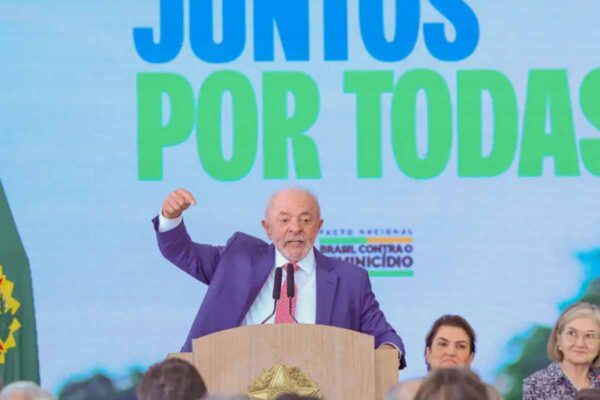 Lula assina decreto que amplia responsabilidade de plataformas digitais por conteúdos criminosos