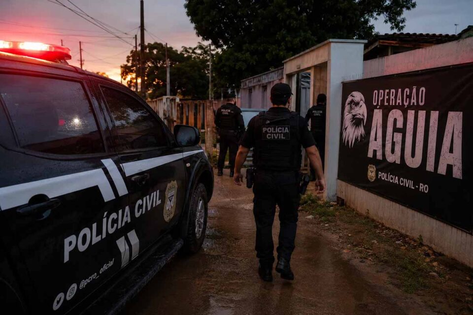 <div style="
                font-size: 18px;
                font-weight: bold;
                color: #0073aa;
                margin-bottom: 5px;
                text-transform: uppercase;
            ">FACÇÃO CRIMINOSA</div>Operação Águia mira facção criminosa e cumpre mandados em Cujubim e Alto Paraíso