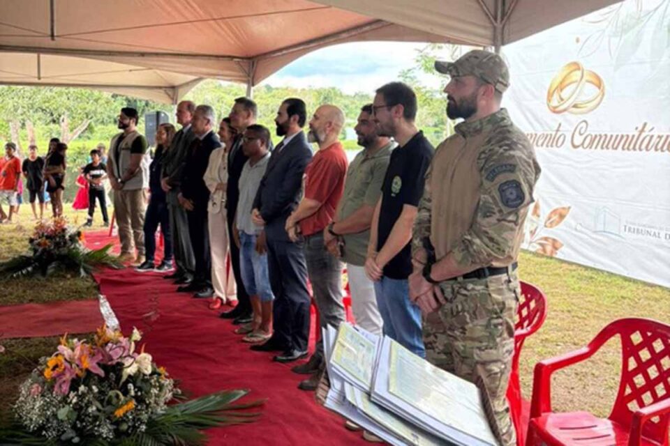 <div style="
                font-size: 18px;
                font-weight: bold;
                color: #0073aa;
                margin-bottom: 5px;
                text-transform: uppercase;
            ">DIREITOS CIVIS</div>PF participa de ação que oficializa 40 casamentos indígenas em Guajará-Mirim (RO)
