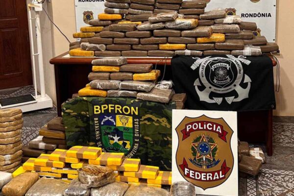 PF, BPFRON e PRF apreendem mais de 300 kg de drogas durante ação no rio Madeira em Rondônia