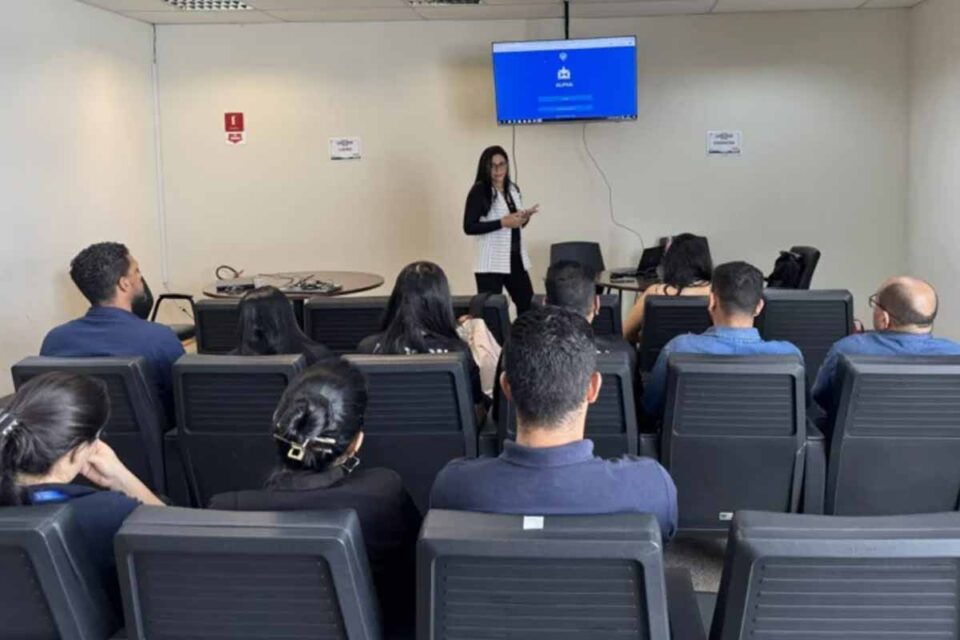 <div style="
                font-size: 18px;
                font-weight: bold;
                color: #0073aa;
                margin-bottom: 5px;
                text-transform: uppercase;
            ">PORTAL DO CIDADÃO</div>Governo de Rondônia capacita servidores do Procon para ampliar eficiência no atendimento ao consumidor