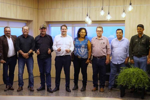 Estadualização de 160 km de estradas em Candeias do Jamari avança com articulação de Alex Redano