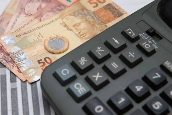 Receita Federal libera consulta ao maior lote de restituição do Imposto de Renda da história