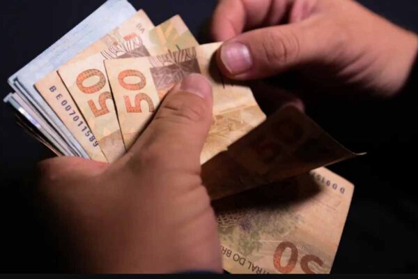 STF inicia julgamento sobre validade da lei de igualdade salarial entre homens e mulheres