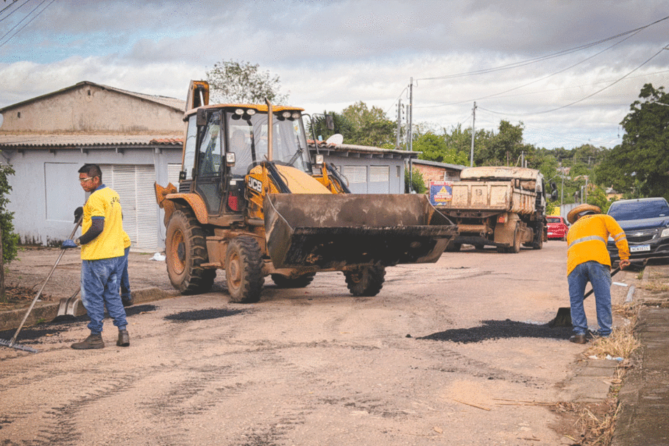 <div style="
                font-size: 18px;
                font-weight: bold;
                color: #0073aa;
                margin-bottom: 5px;
                text-transform: uppercase;
            ">OBRAS</div>Prefeitura de Porto Velho ultrapassa mil operações tapa-buraco em 2026