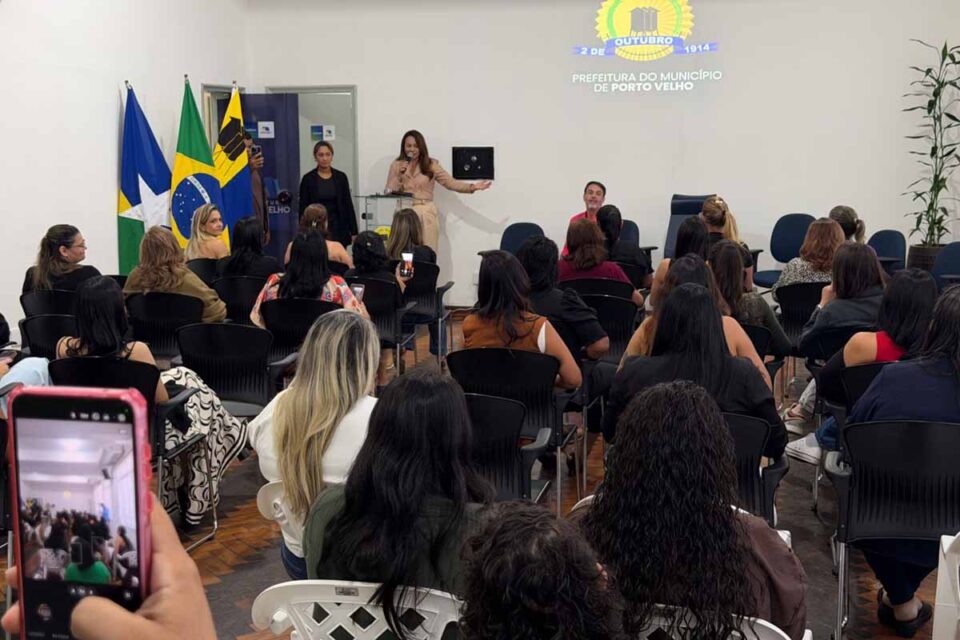 <div style="
                font-size: 18px;
                font-weight: bold;
                color: #0073aa;
                margin-bottom: 5px;
                text-transform: uppercase;
            ">HOMENAGEM ÀS MÃES</div>Prefeitura de Porto Velho homenageia servidoras com programação especial pelo Dia das Mães