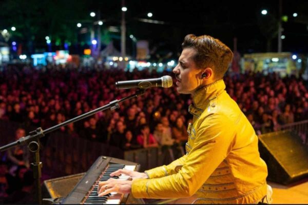 Queen Cover com Pedro Caio e especial Coldplay movimentam o Shelter Rock Pub em Porto Velho