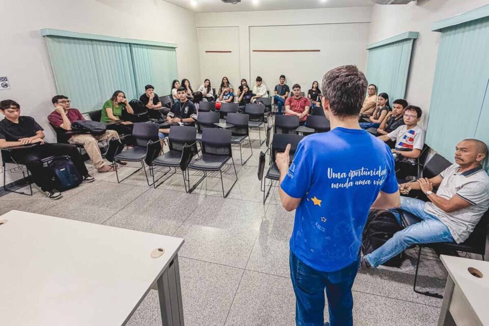 <div style="
                font-size: 18px;
                font-weight: bold;
                color: #0073aa;
                margin-bottom: 5px;
                text-transform: uppercase;
            ">EDUCAÇÃO</div>Pré-Enem Municipal 2026 começa em Porto Velho com aulas gratuitas e amplia acesso ao ensino superior