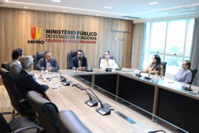 MPRO e Defensoria Pública discutem medidas para reduzir ações judiciais por medicamentos em Rondônia