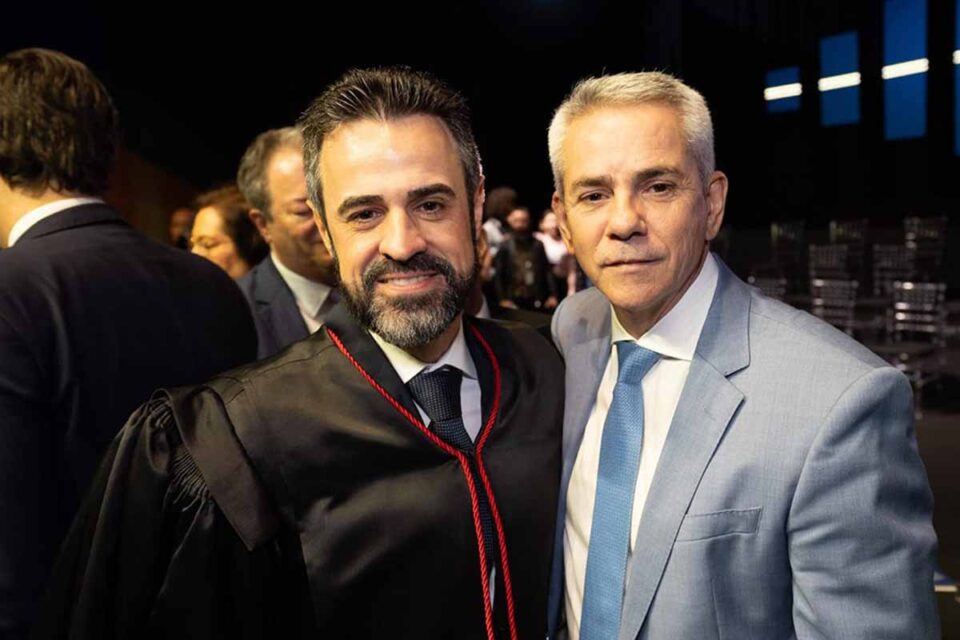 <div style="
                font-size: 18px;
                font-weight: bold;
                color: #0073aa;
                margin-bottom: 5px;
                text-transform: uppercase;
            ">CERIMÔNIA DE POSSE</div>MPRO participa da posse de Romão Avila Milhan Junior como novo procurador-geral de Justiça do MPMS