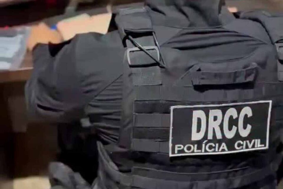 <div style="
                font-size: 18px;
                font-weight: bold;
                color: #0073aa;
                margin-bottom: 5px;
                text-transform: uppercase;
            ">OPERAÇÃO POLICIAL</div>Polícia Civil de Rondônia realiza operação contra grupo investigado por crimes cibernéticos e incentivo à automutilação