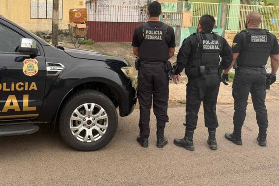 <div style="
                font-size: 18px;
                font-weight: bold;
                color: #0073aa;
                margin-bottom: 5px;
                text-transform: uppercase;
            ">CRIME ORGANIZADO</div>FICCO/RO realiza operação com mandados de busca e apreensão em Porto Velho