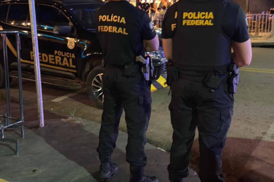 <div style="
                font-size: 18px;
                font-weight: bold;
                color: #0073aa;
                margin-bottom: 5px;
                text-transform: uppercase;
            ">FISCALIZAÇÃO</div>Polícia Federal autua casas noturnas por segurança privada irregular em Porto Velho