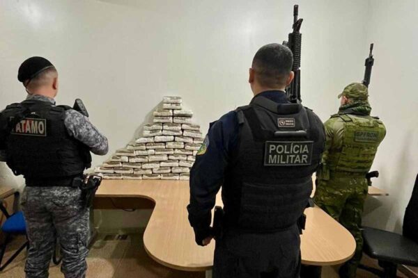 Polícia Militar apreende mais de 65 kg de maconha na Zona da Mata e prende dois suspeitos em Rondônia