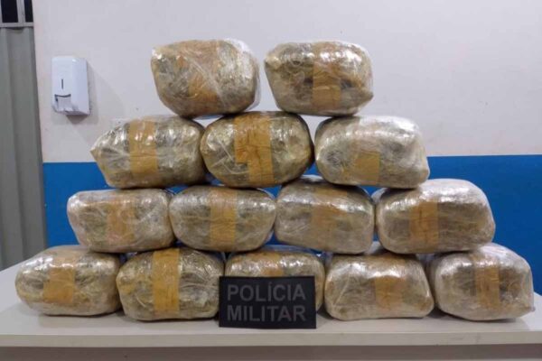 Polícia Militar apreende mais de 15 quilos de maconha em ônibus interestadual em Vilhena