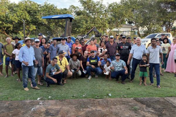Pedro Fernandes garante implementos agrícolas para fortalecer produção rural da ATRAMA em Ariquemes
