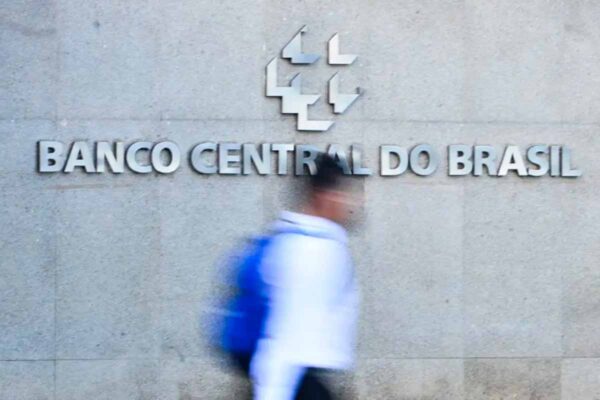 Mercado financeiro eleva projeção da inflação para 5,09% em 2026, aponta Banco Central