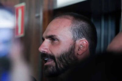 STF julga nesta terça-feira ação contra Eduardo Bolsonaro por suposta coação no processo da trama golpista