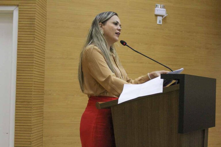 Cláudia de Jesus garante R$ 250 mil para equipar centro cirúrgico em Governador Jorge Teixeira
