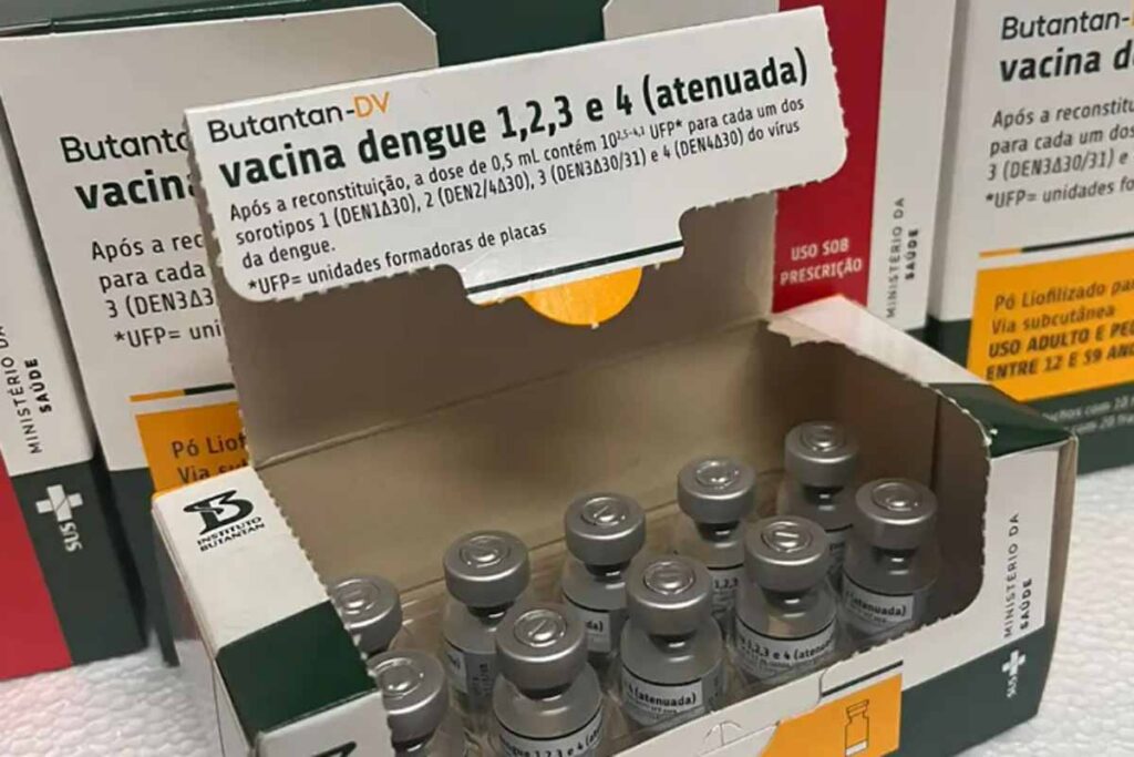 Vacina da dengue do Butantan: Ministério da Saúde orienta monitoramento de sintomas após suspensão temporária
