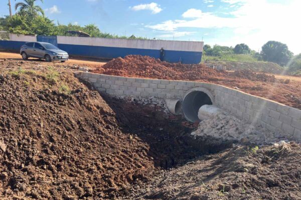 Serviços de drenagem avançam em três bairros de Porto Velho para reduzir alagamentos