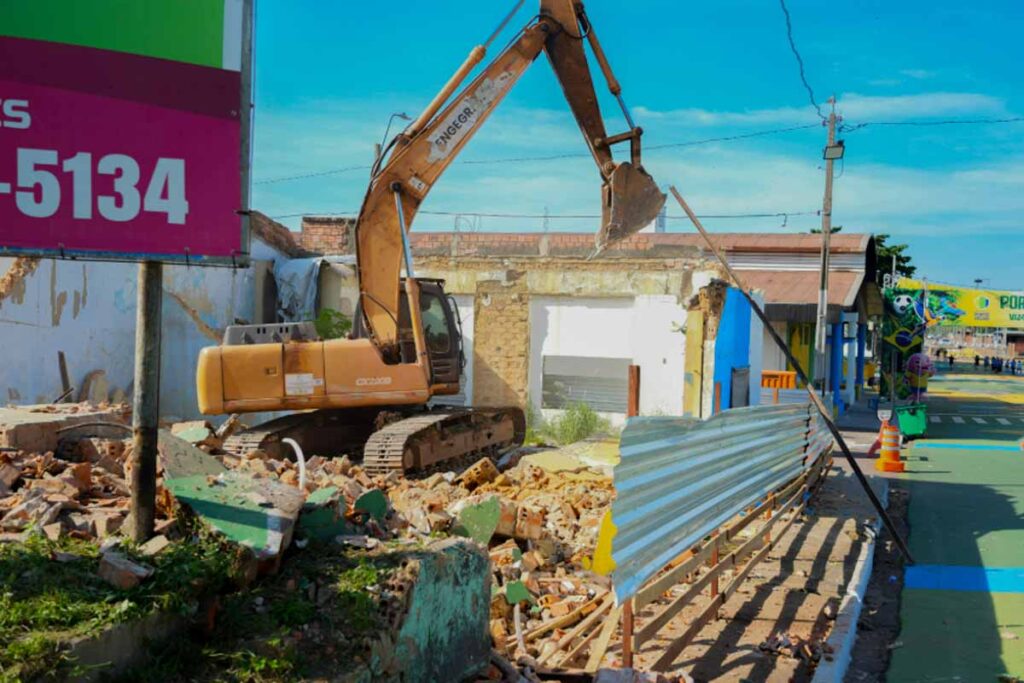 Defesa Civil determina demolição de imóvel com risco de desabamento no Centro de Porto Velho