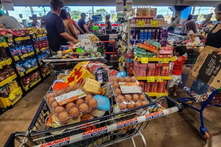 Prévia da inflação desacelera para 0,41% em junho, mas conta de luz lidera pressão sobre preços