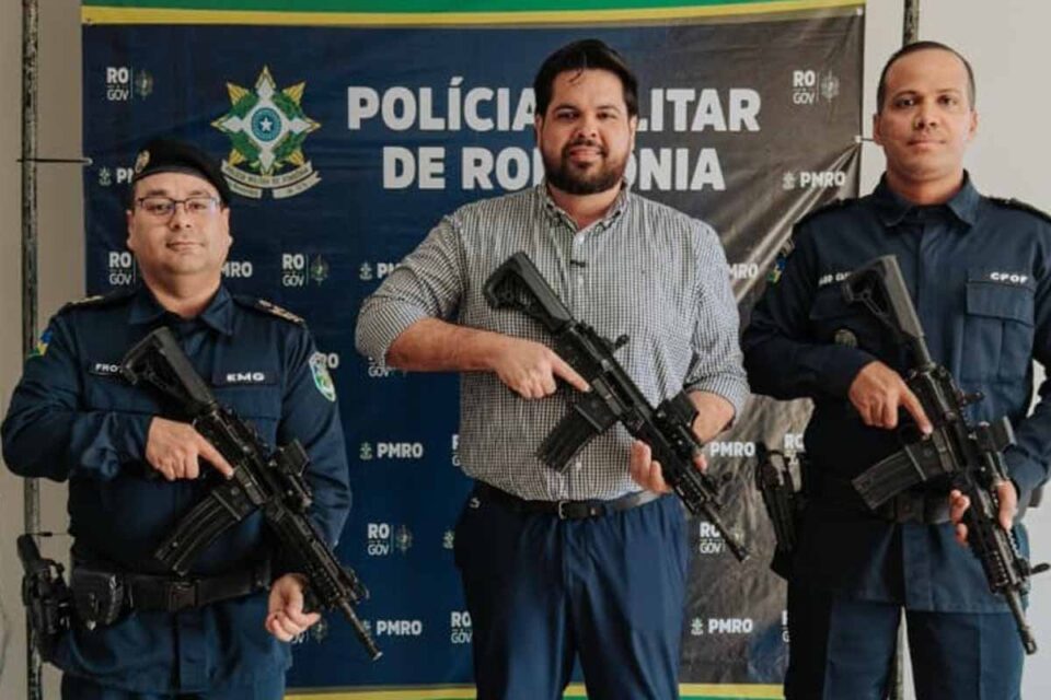 <div style="
                font-size: 18px;
                font-weight: bold;
                color: #0073aa;
                margin-bottom: 5px;
                text-transform: uppercase;
            ">SEGURANÇA PÚBLICA</div>Jean Oliveira destina R$ 50 mil para compra de fuzis ARAD e reforço da segurança pública em Rondônia