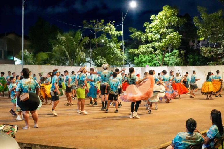 Rádio Farol leva tradição e sonhos de jovens brincantes para o Arraiá do Bera 2026