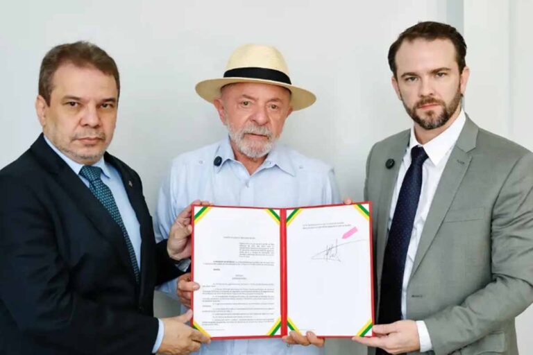 Lula assina decreto para bloquear recursos de bets ilegais e destinar valores ao combate ao crime organizado