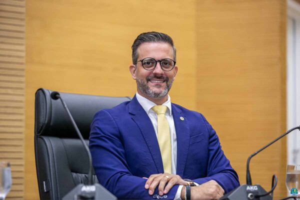 Lucas Torres propõe áreas exclusivas para embarque de aplicativos em hospitais e delegacias de Rondônia