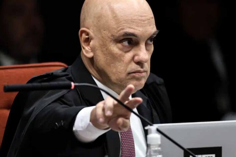 Moraes dá 48 horas para PGR avaliar apreensão de arma ligada a Bolsonaro