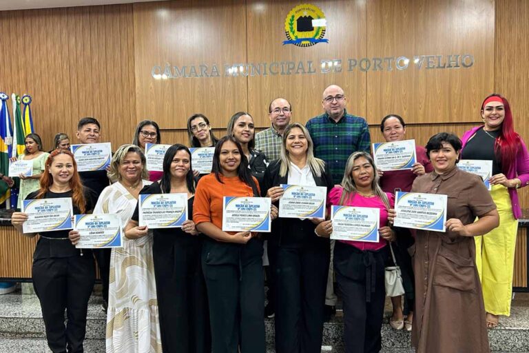 Gedeão Negreiros entrega Moção de Aplausos a voluntários do Sabadão da Família Cidadã em Porto Velho