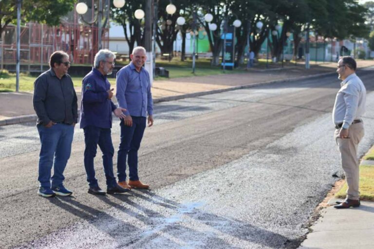 Ezequiel Neiva acompanha obras em Cerejeiras e destaca mais de R$ 15 milhões investidos em infraestrutura