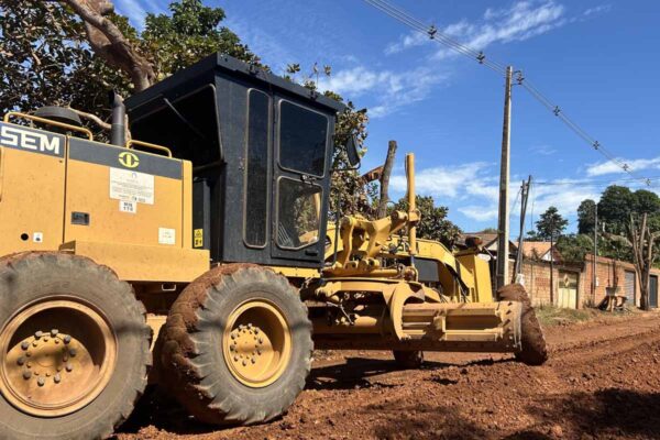 Obras de drenagem preparam ruas do bairro Porto Cristo para asfalto