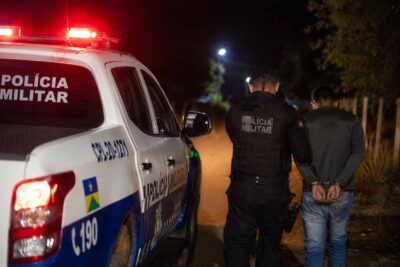 Homem é preso após mulher fugir para mata durante tentativa de feminicídio em Urupá, RO