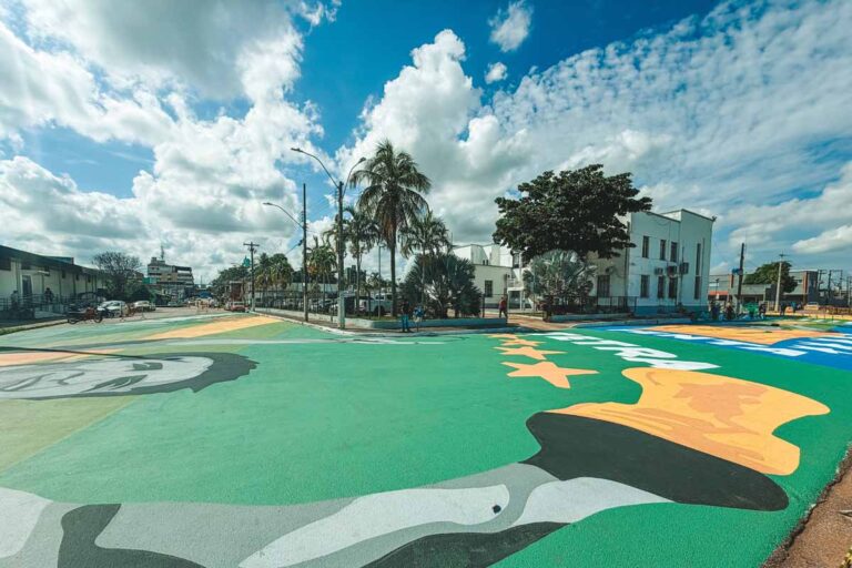 Interdição temporária altera trânsito no Centro de Porto Velho para pintura temática alusiva à Copa do Mundo