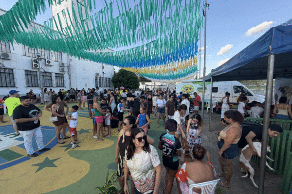 Rua do Hexa garante adoção de 51 animais e distribui mudas para incentivar preservação ambiental em Porto Velho