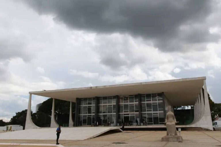 STF marca julgamento de Eduardo Bolsonaro por acusação ligada ao tarifaço dos EUA contra exportações brasileiras