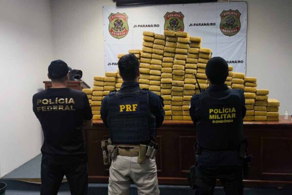 PM de Rondônia apreende 208 kg de maconha após perseguição e acidente na RO-481