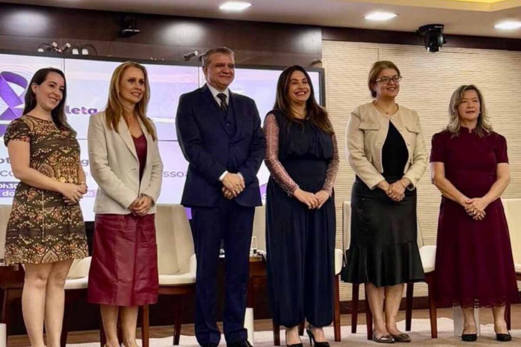 MPRO orienta sobre violência contra idosos e reforça canais de denúncia durante ação do Junho Violeta