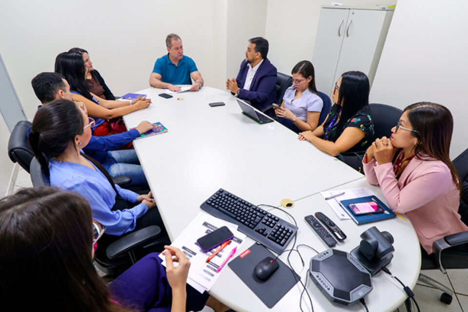 <div style="
                font-size: 18px;
                font-weight: bold;
                color: #0073aa;
                margin-bottom: 5px;
                text-transform: uppercase;
            ">COOPERAçãO INTERINSTITUCIONAL</div>MPRO e Semias debatem orçamento de medidas socioeducativas e reestruturação do MSEMA em Porto Velho