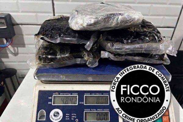 FICCO apreende quase 5 quilos de skunk e prende dois suspeitos por tráfico em Porto Velho